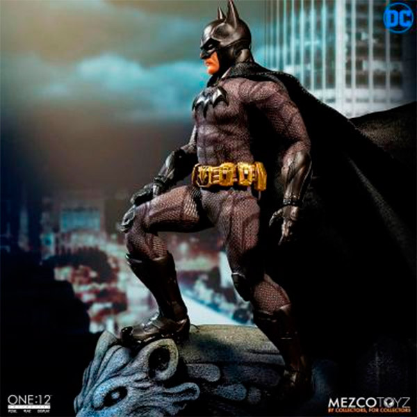 Figura Batman Sovereign Knight 15cm Mezco
